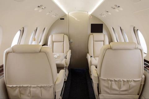 Открыть на весь экран Hawker 750 0